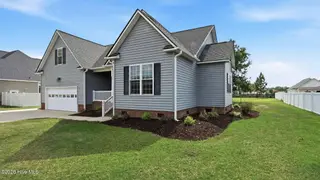 618 Broadmoor Court, Grimesland, NC 27837 – photo 3: 5-web-or-mls-618 Broadmoor Court-3