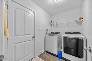 806 Calebs Creek Court, Maysville, NC 28555 – photo 22: 6_laundry