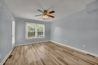 227 Gazebo Court, Wilmington, NC 28409 — 6-bedroom home in Inlet Point Harbor, Wilmington, NC, photo 14 of 67: Second-Floor Bedroom 1