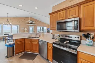 6621 W Beach Drive, Oak Island, NC 28465 – photo 18: 6621 W Beach Drive