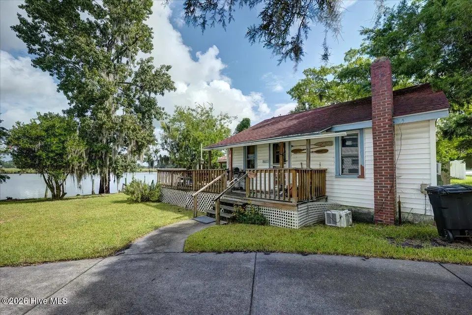 1298 Brices Creek Road, New Bern, NC 28562 – photo 1 of 33: 27-1298_Brices _Creek-12