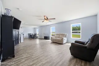 881 Ashbury Lane, Ayden, NC 28513 — 4-bedroom home in Ashbury, Ayden, NC, photo 11 of 43: Living Room