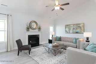 6317 Gondolier Drive, New Bern, NC 28560 – photo 5: Living room