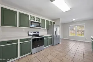 300 Carlisle Court, Jacksonville, NC 28540 – photo 10: 30-web-or-mls-_RAD5044