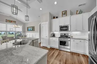 3078 Broadhaven Drive, Leland, NC 28451 — 4-bedroom home in Brunswick Forest, Leland, NC, photo 13 of 69: Kitchen