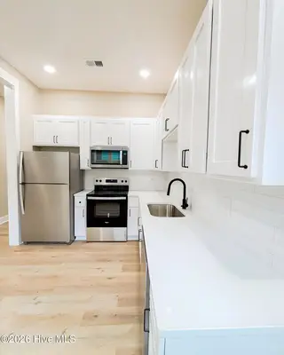 907 Wooster Street, Wilmington, NC 28401 – photo 2: Wooster St Kitchen