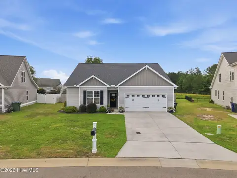 1520 Penncross Dr, Greenville