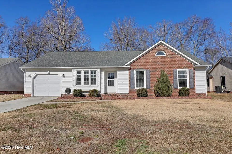 161 Raintree Circle, Jacksonville, NC 28540 – photo 1 of 33: 002_6g8a9306_824