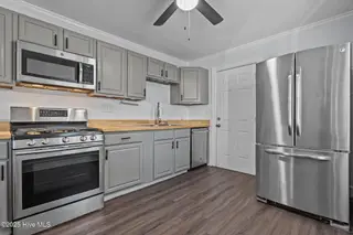 218 Central Boulevard, Wilmington, NC 28401 – photo 7: 26-web-or-mls-DSC05583