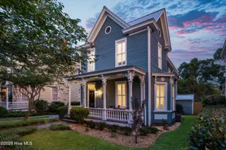 210 Nun Street, Wilmington, NC 28401 – photo 1: 001_210_nun_st_twilight-2_372