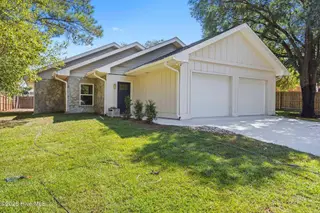 6033 Shiloh Drive, Wilmington, NC 28409 — 4-bedroom home in Battle Park, Wilmington, NC, photo 7 of 47: 6_IMG_3368