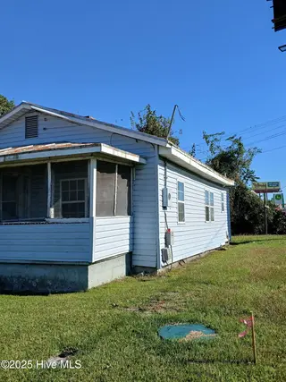 409 Plum Street, New Bern, NC 28560 – photo 14: IMG_20251023_150553