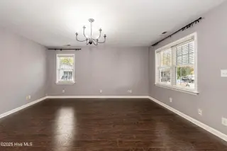 131 Cox Avenue, Jacksonville, NC 28540 — 3-bedroom home in Sabiston Height, Jacksonville, NC, photo 9 of 37: Living room