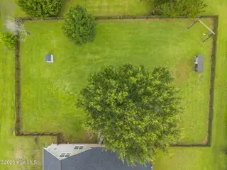 313 Oakmont Drive, Hampstead, NC 28443 – photo 14: 14-web-or-mls-DJI_20250811101457_0205_D