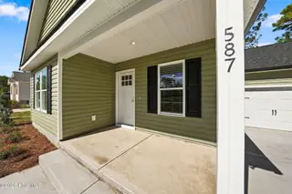 587 Greenmoss Road, Southport, NC 28461 — 2-bedroom home, Southport, NC, photo 5 of 45: 587GreenmossRd-31