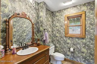 575 S Valley Road, Southern Pines, NC 28387 — 4-bedroom home in Golfcrest, Southern Pines, NC, photo 16 of 50