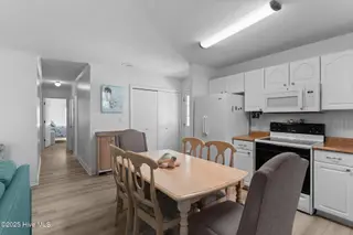 109 NE 17th Street, Oak Island, NC 28465 – photo 5: 18-web-or-mls-BTS00706