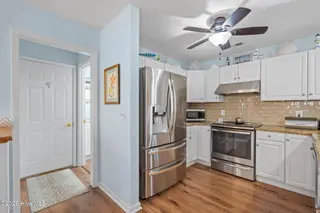 117 Lighthouse Drive, Carolina Beach, NC 28428 – photo 18: 36-web-or-mls-DSC05424