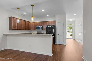 3302 Hogan Court A, Morehead City, NC 28557 – photo 5: 16-web-or-mls-1S3A7658