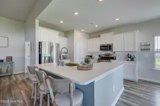 6909 English Holly Court SW, Ocean Isle Beach, NC 28469 — 3-bedroom home in Cameron Woods, Ocean Isle Beach, NC, photo 15 of 55: 6909EnglishHollyCourtSW(35)