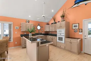 117 Island Quay Court, Atlantic Beach, NC 28512 – photo 12: Open concept kitchen