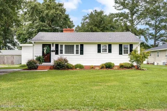 206 W Clement Street, Wallace, NC 28466