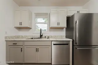 1009 River Street, Jacksonville, NC 28540 – photo 18: 19KITCHEN