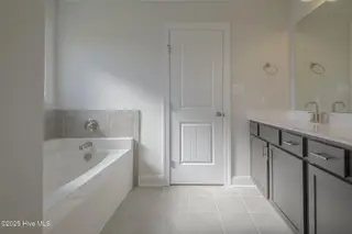 108 Twisted Vine Boulevard, Jacksonville, NC 28546 – photo 16: IMG_6505-HDR