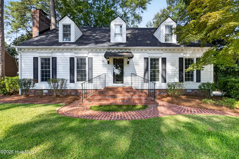 202 Queen Annes Road, Greenville, NC 27858 – photo 1 of 44: 002_DSC_4278