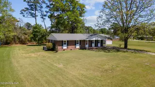 21 Edith Drive, Jacksonville, NC 28540 — 3-bedroom home in Plum Point Estates, Jacksonville, NC, photo 3 of 36: 3-web-or-mls-21 Edith Dr. - Jacksonville
