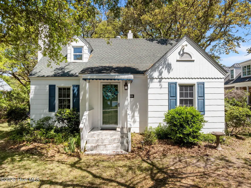 2205 Front Street, Beaufort, NC 28516 – photo 1 of 51: 1-web-or-mls-2205 Front St 001
