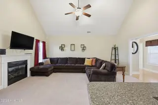 106 Lands End Drive, Elizabeth City, NC 27909 – photo 10: Living Room