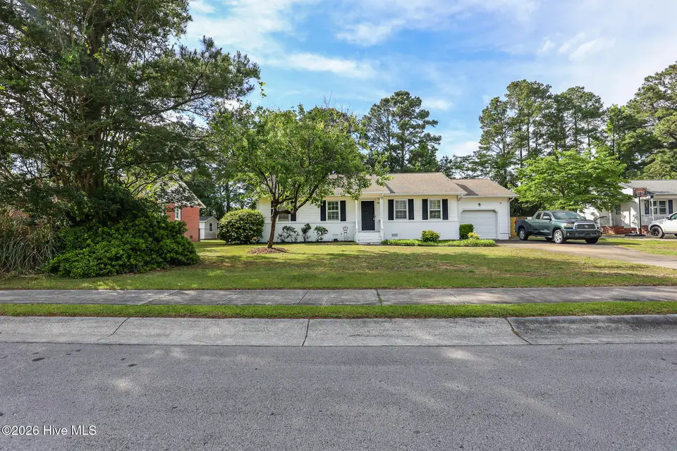 1505 Clifton Road, Jacksonville, NC 28540 – photo 1 of 35: 1505 Clifton