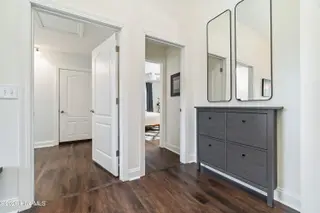 300 Sweetwater Cove, Newport, NC 28570 – photo 5: hallway view