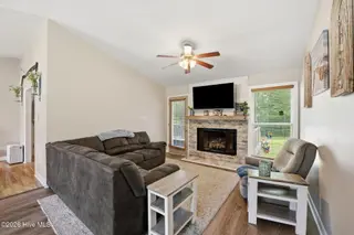 211 Nottingham Drive, Havelock, NC 28532 – photo 5: 23-web-or-mls-DSC_4295