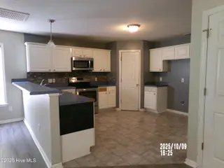 624 Walnut Drive, Jacksonville, NC 28540 – photo 13: Kitchen