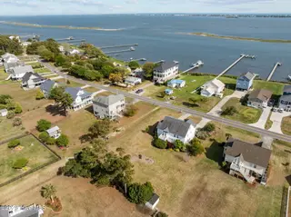 160 Live Oak Road, Newport, NC 28570 – photo 4: 23-web-or-mls-160 Live Oak Rd 023