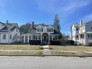 207 N 13th Street, Wilmington, NC 28401 — 4-bedroom home, Wilmington, NC, photo 2 of 39: IMG_6236