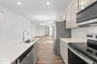 1078 Hanson Drive, Leland, NC 28451 – photo 14: 13-Kitchen with Qaurtz Countertops