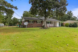 7 Princeton Drive, Jacksonville, NC 28546 – photo 3: 03