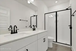 81 Planters Walk, Hampstead, NC 28443 – photo 24: Upstairs Bathroom 1