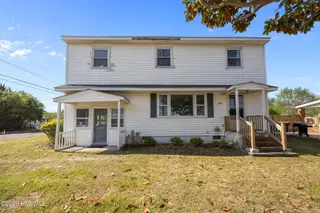 2501 Avery Street, Morehead City, NC 28557 – photo 2: 2-web-or-mls-2501 Avery St 002