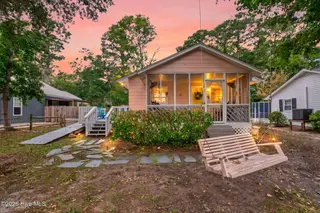 129 NW 20th Street, Oak Island, NC 28465 — 3-bedroom home in Pinners Point, Oak Island, NC, photo 1 of 66: Kahunaphoto.com-41 copy