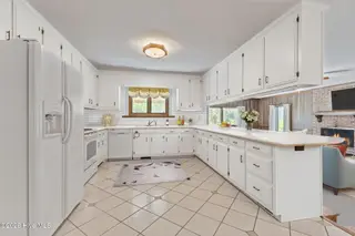 311 Lord Granville Drive, Morehead City, NC 28557 – photo 6: Kitchen