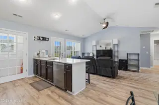 2325 White Oak River Road, Maysville, NC 28555 – photo 6: 2325 white oak river _ Interior (4 of 19