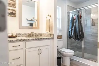 433 Kendall Drive, Southern Pines, NC 28387 – photo 24: Primary Ensuite