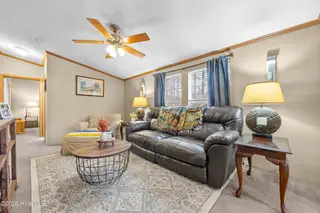 1221 Arvida Spur Road, Rocky Point, NC 28457 – photo 24: 27_family room
