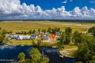221 Shoreview Drive, New Bern, NC 28562 – photo 17: Waterfront Lot at 221 Shoreview Drive