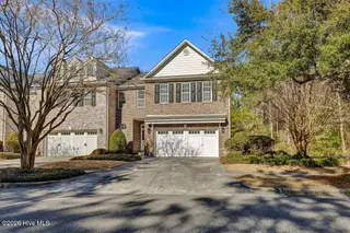 4907 Whitner Drive, Wilmington, NC 28409 — 3-bedroom townhome in Holly Glen, Wilmington, NC, photo 1 of 37