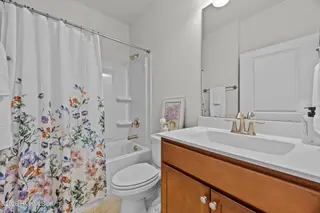 3205 Laughing Gull Terrace, Wilmington, NC 28412 — 2-bedroom home in Riverlights - Del Webb, Wilmington, NC, photo 21 of 60: 9_bathroom